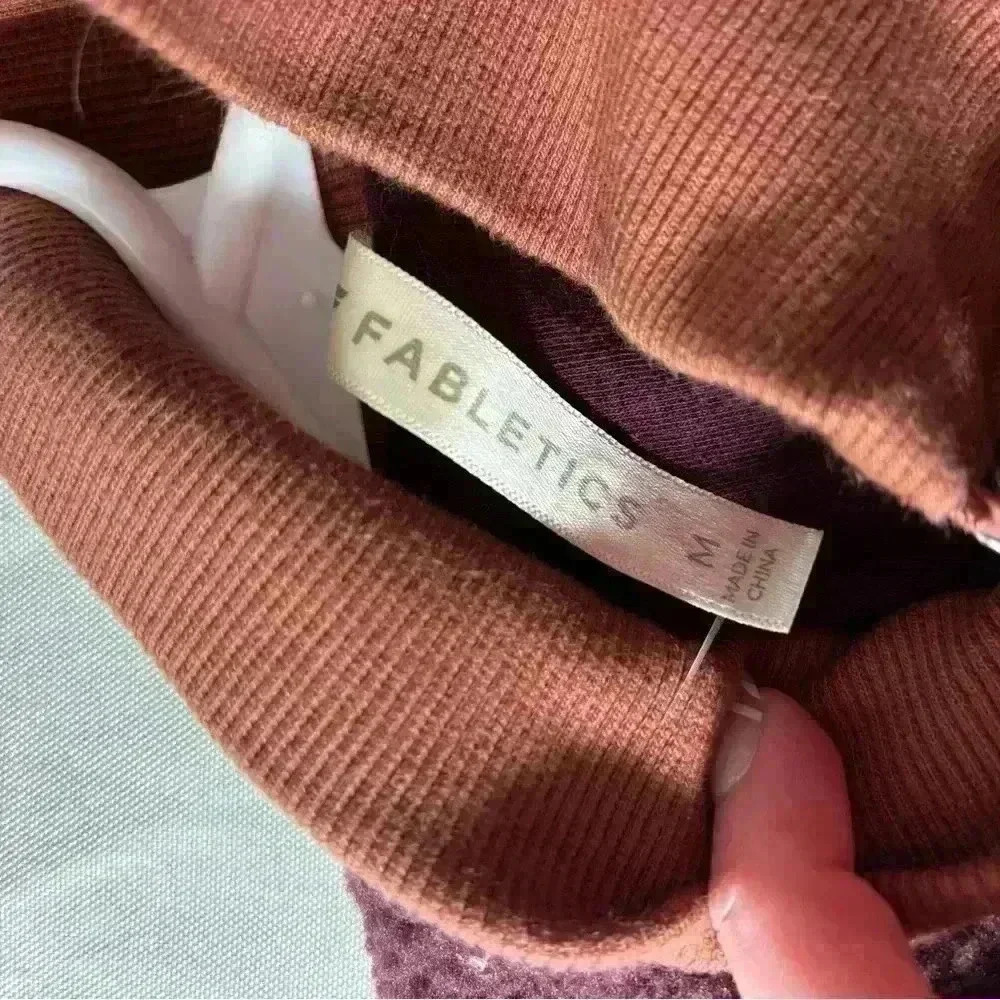 Womens size medium fablectics brand fleece crop jacket,#I341 - Picture 6 of 8